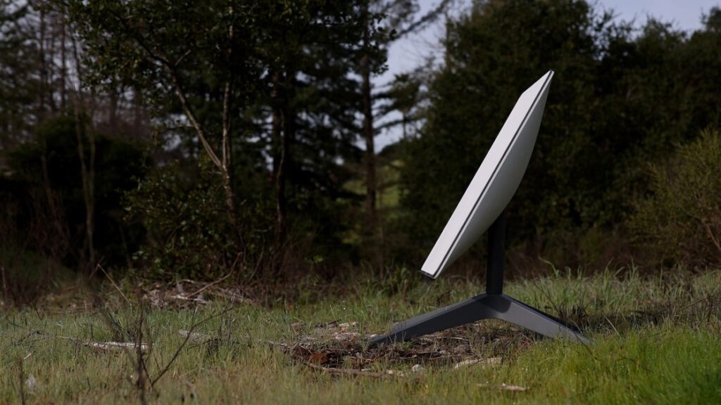 Dish Network launches another spectrum battle with SpaceX